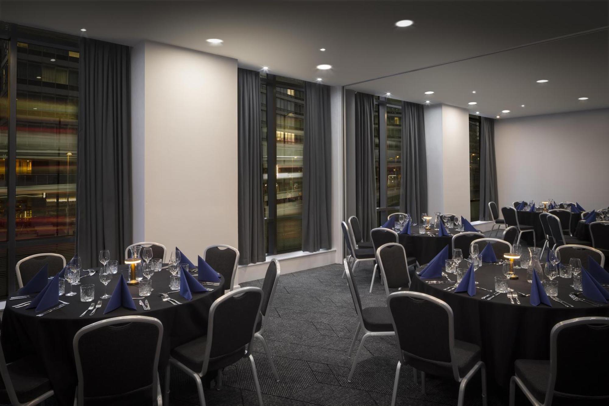 Doubletree By Hilton Manchester Piccadilly — Photos 2